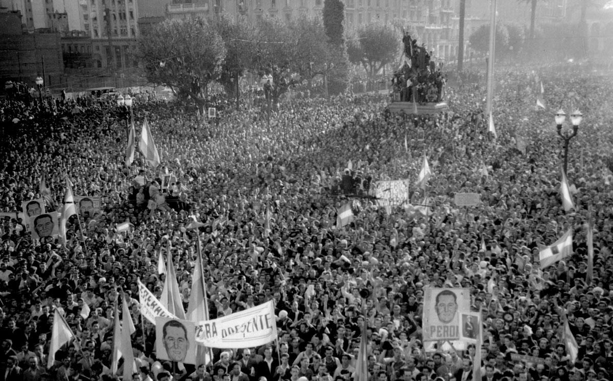 Movilización del 17 de octubre de 1945 en Plaza de Mayo durante el ascenso político de Juan Domingo Perón