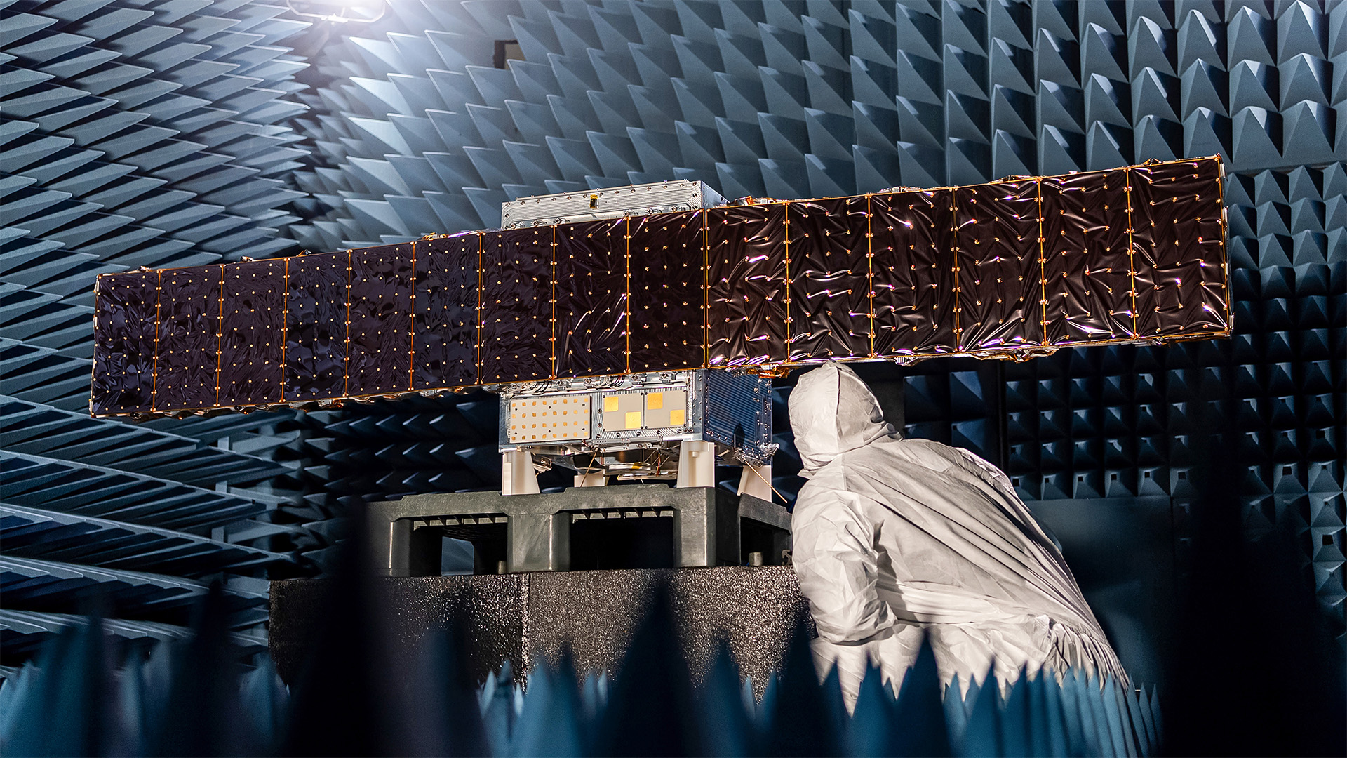 Lanzaron al espacio un detector de neutrinos del tamaño de una caja de zapatos. Es el primero en la historia.