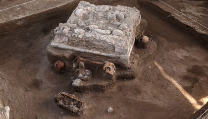 Un tren destapó en México un altar tolteca rodeado de huesos humanos