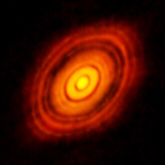 El Hubble encontró el disco protoplanetario más grande conocido. Lo llaman el Chivito de Drácula