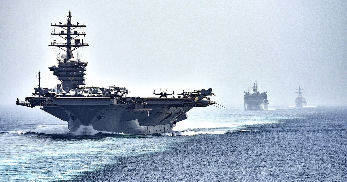 Trump canceló las negociaciones con Irán y dio orden de disparar en el Estrecho de Ormuz. El precio del petróleo subió y el mundo se acerca a un punto de quiebre.