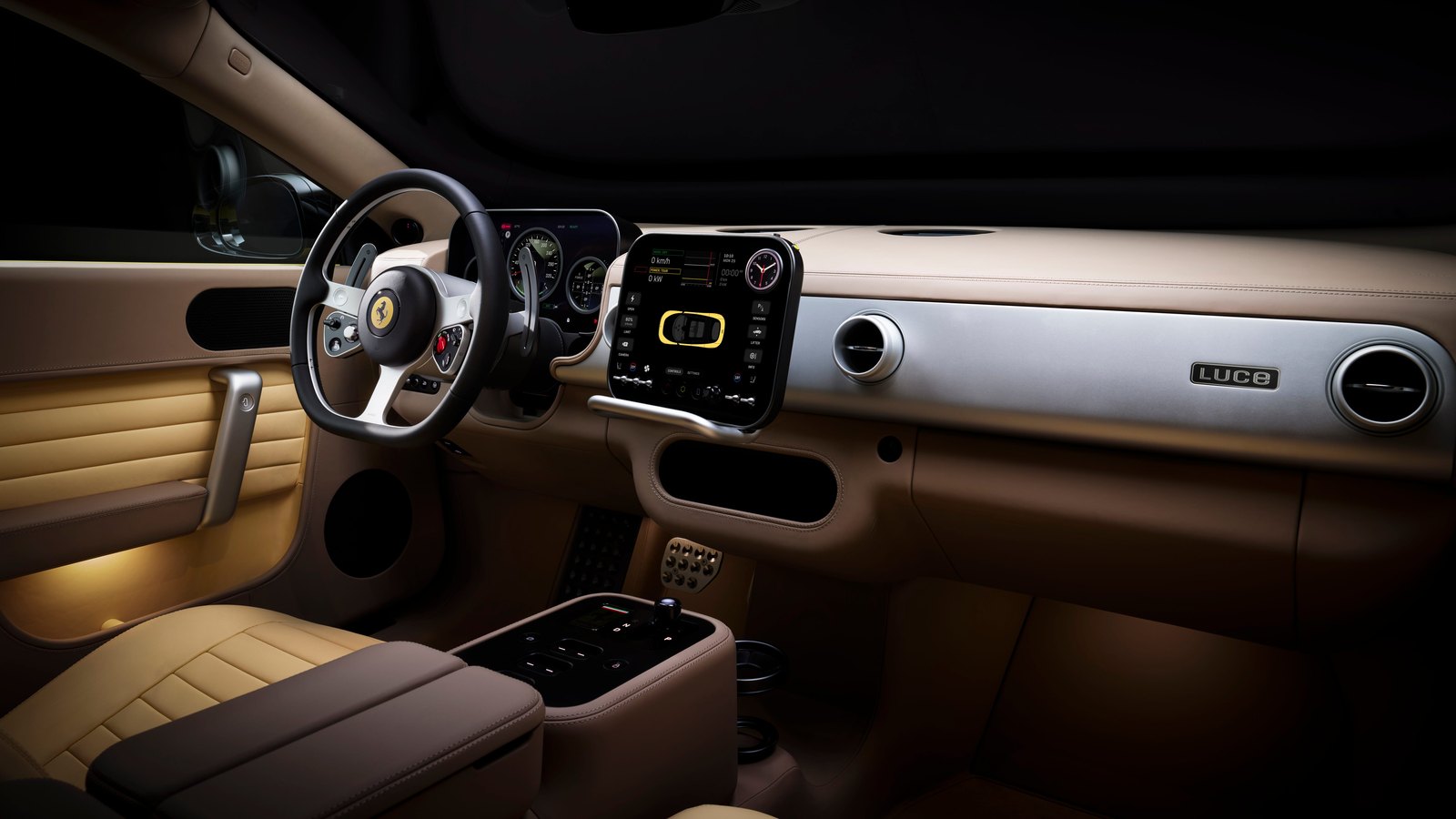 Interior real de la Ferrari Luce con tablero digital, pantalla central y controles físicos