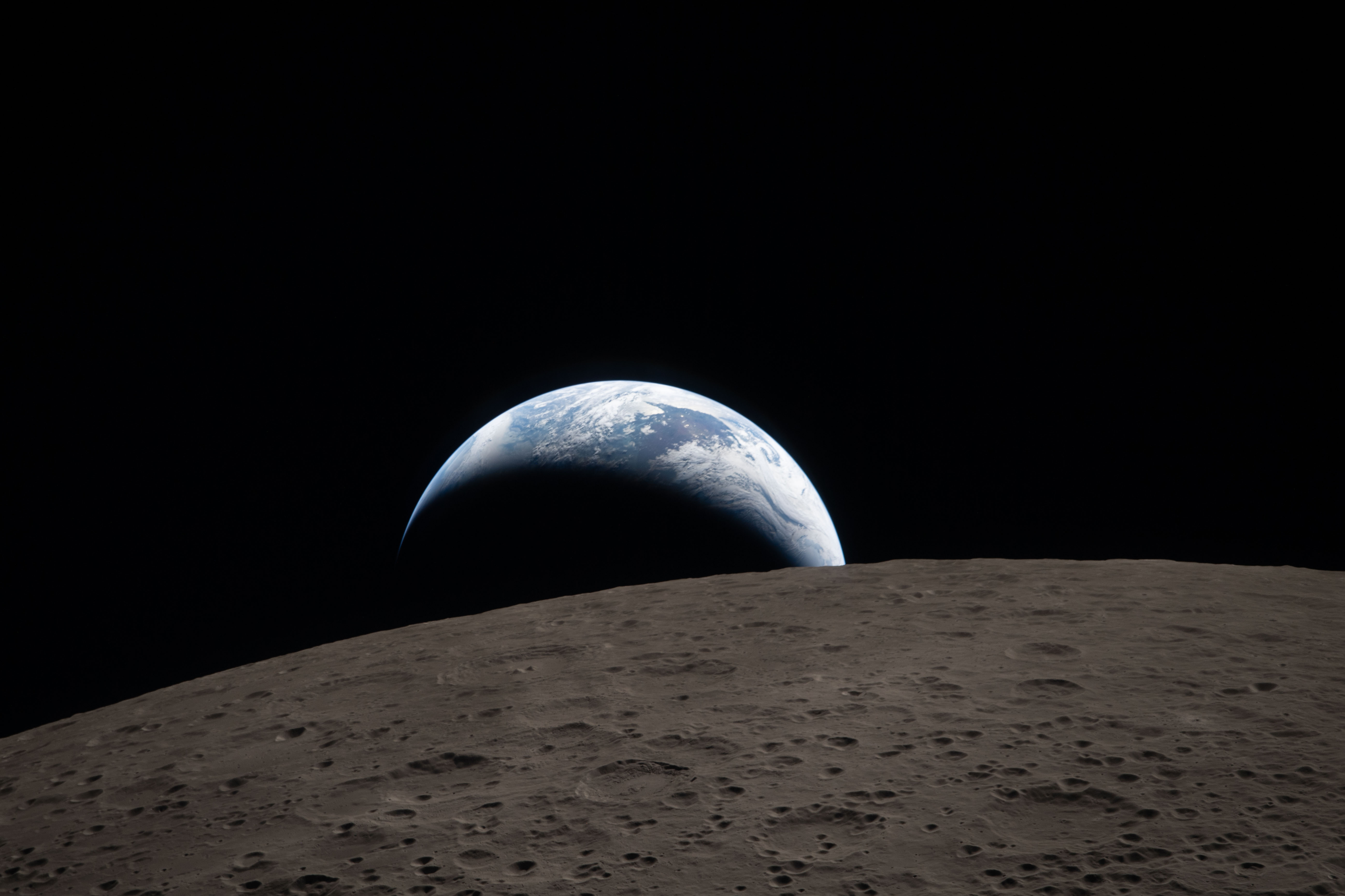 Earthset: la foto de la Tierra cayendo detrás de la Luna