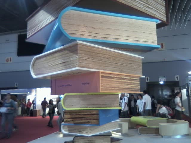 La Feria del Libro cumple 50 y vuelve a convertir La Rural en una ciudad paralela de papel